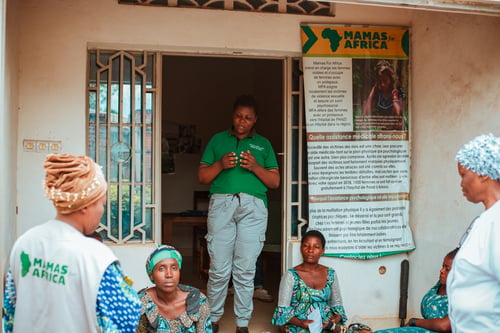 Mamas for Africa aan het werk